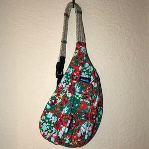 kavu rope bag floral rose garden